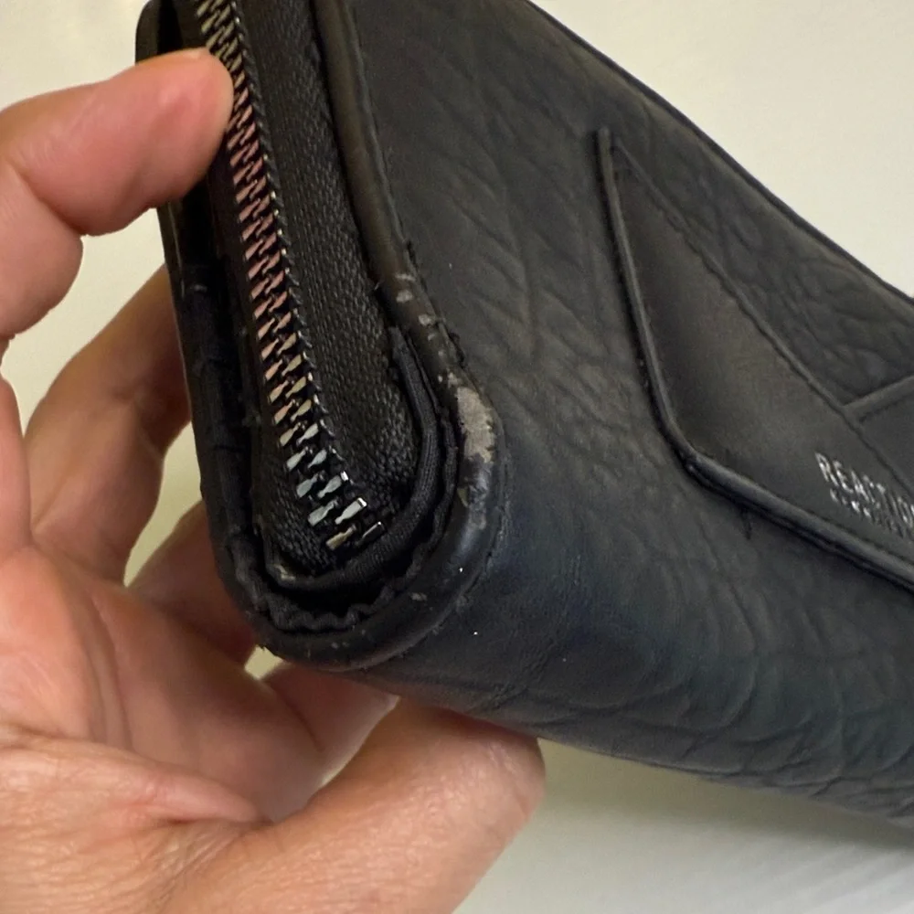Kenneth Cole Reaction sleek black